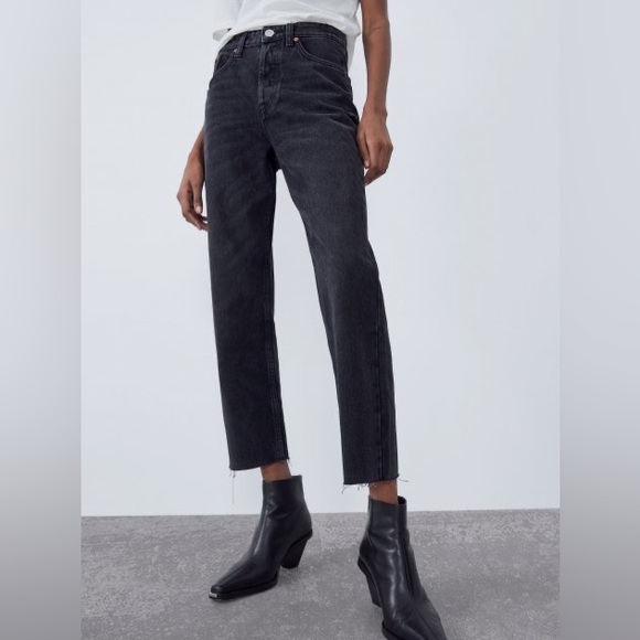 NWT Zara High Waisted Ankle Length Black Straight Jeans - Picture 1 of 8